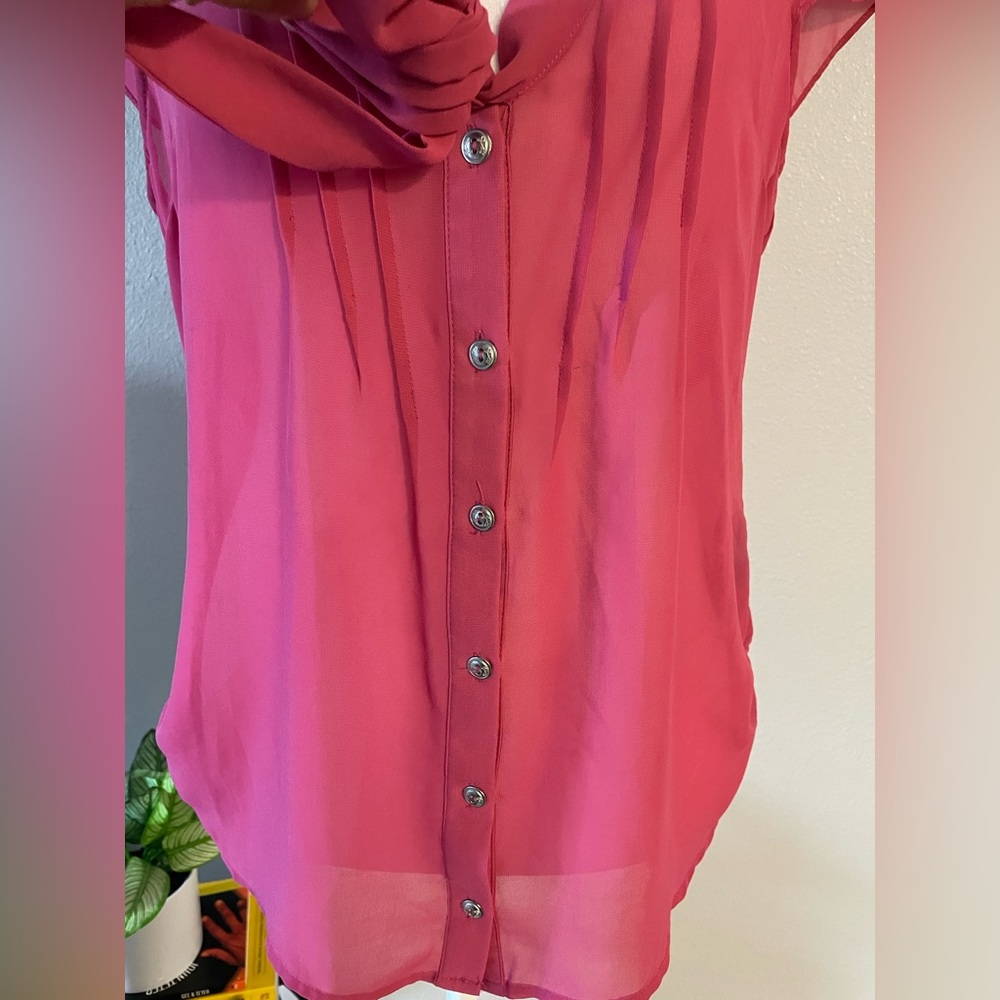 Guess Womens Tank top Pink Silk Collared Button up -Sz S - Picture 5 of 10